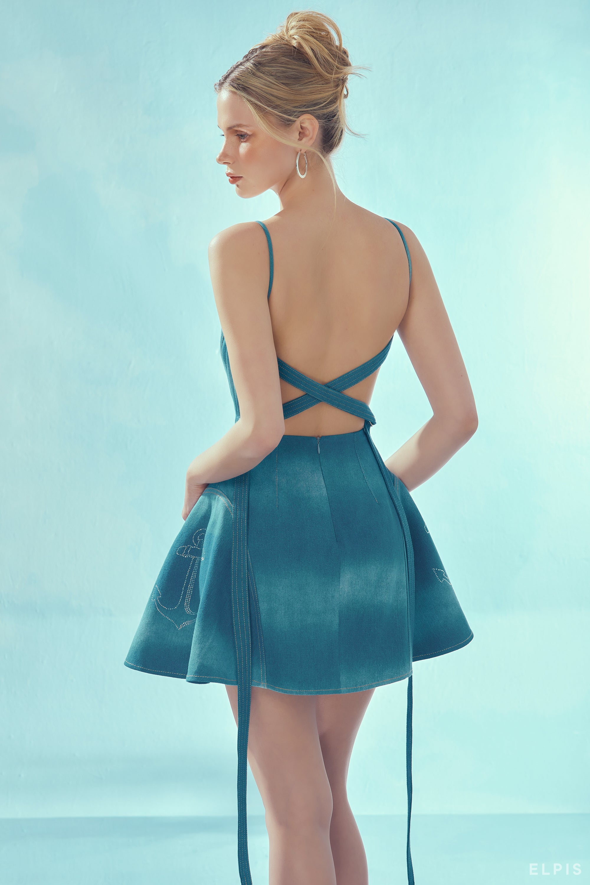 Jean mini A-line dress featuring square neckline | SS23D86