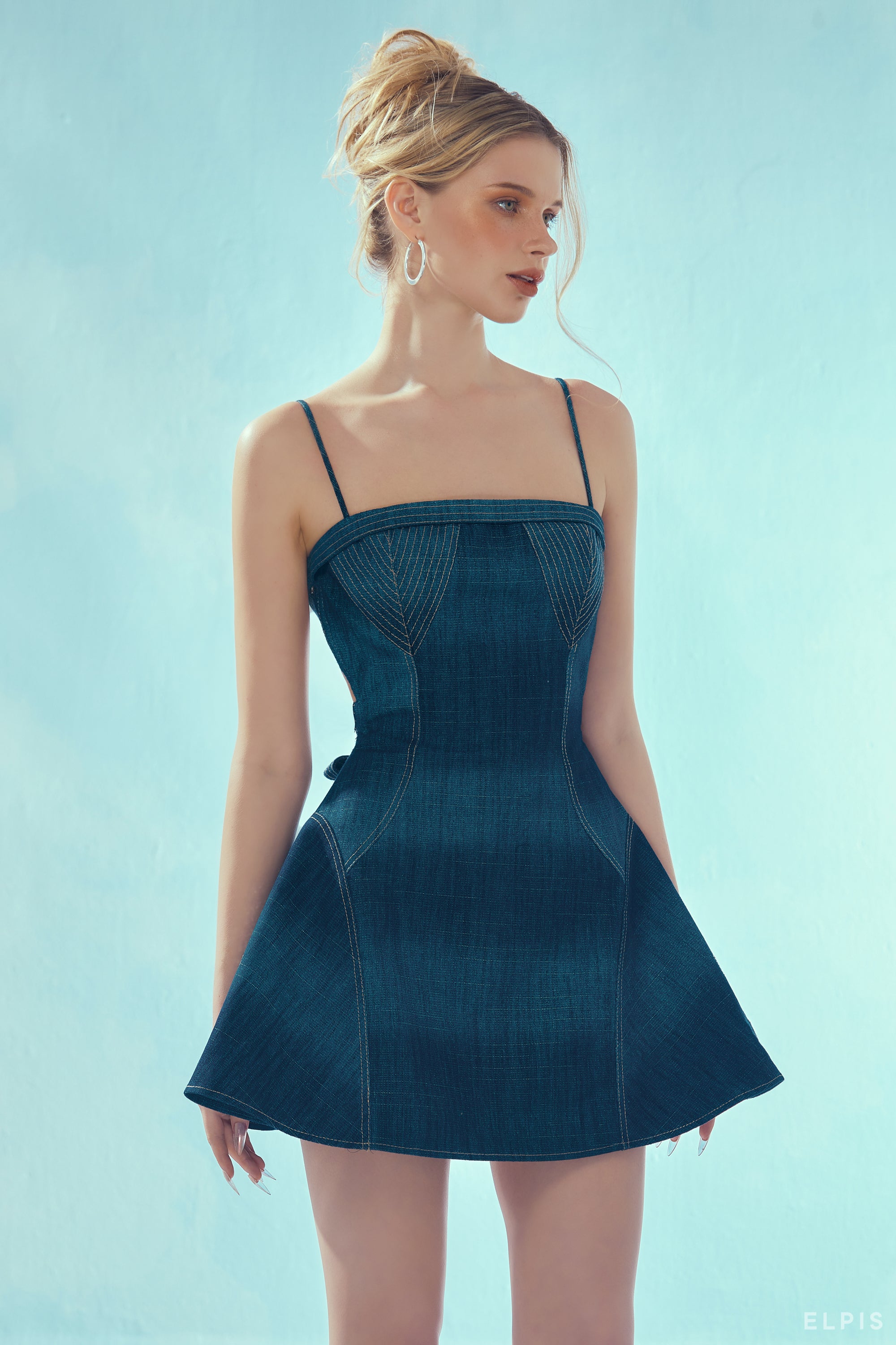 Jean mini A-line dress featuring square neckline | SS23D86